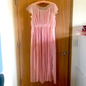 True Vintage Rogers peach pleated nightgown